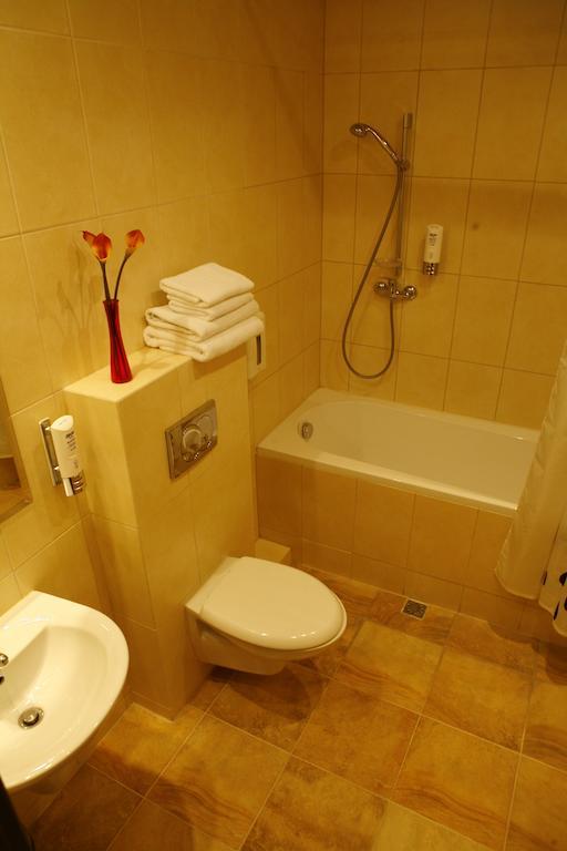 Hotel Zorza Namysłów Δωμάτιο φωτογραφία